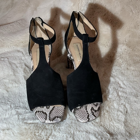 ANTONIO MELANI Shoes - Antonio Melani Hilloray Black Heels